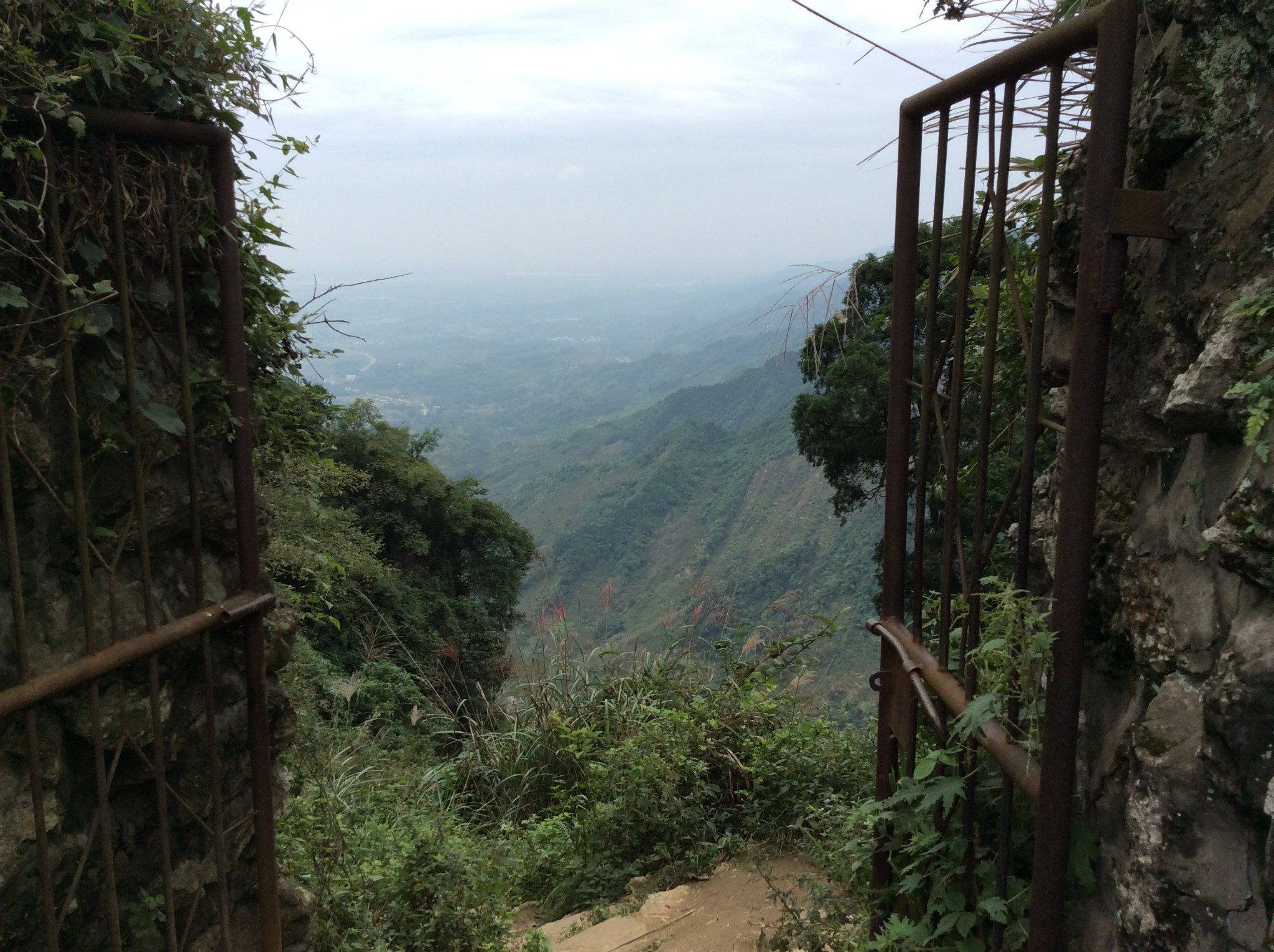 初访葛仙山