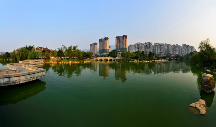 爱莲湖风景区  